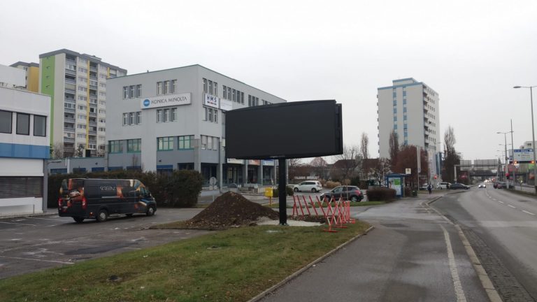 Neues doppelseitiges LED-Display in Graz, Österreich, P6.6, 20m2